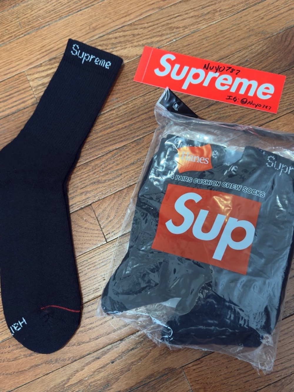Supreme Black Crew Socks